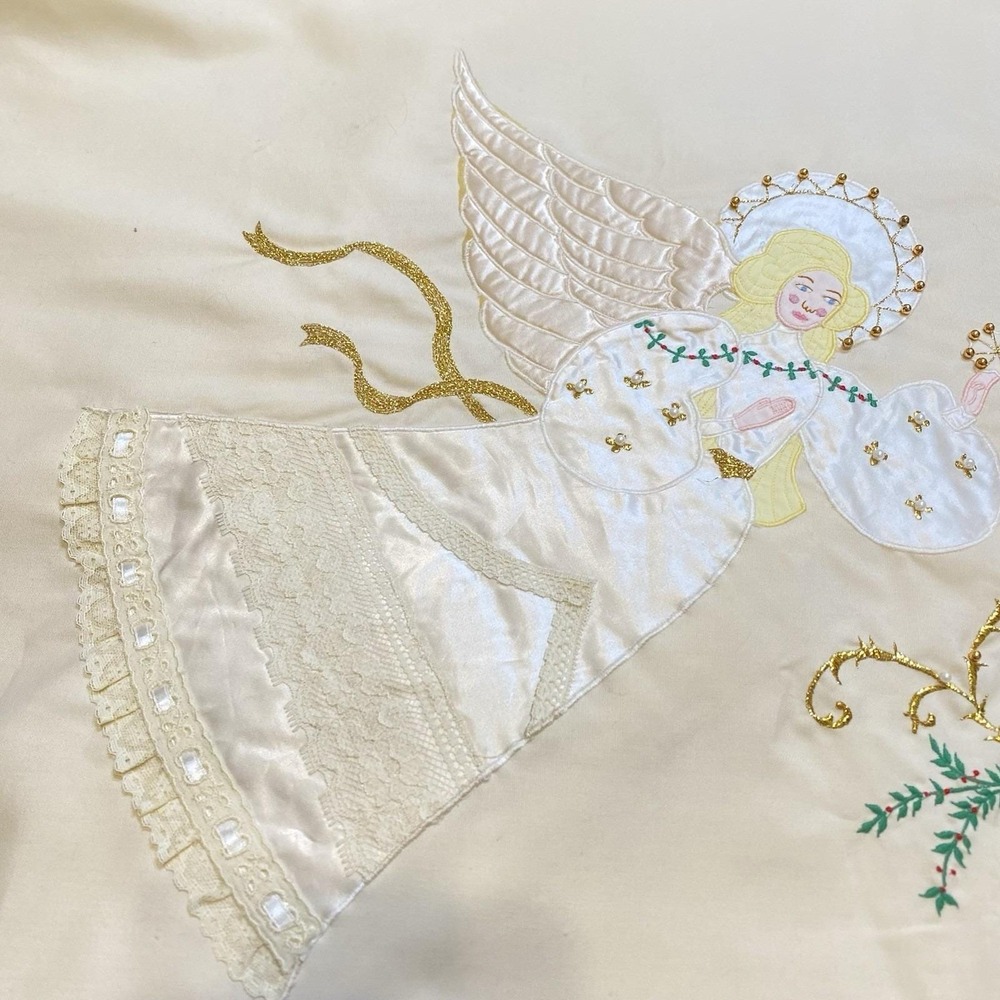 Chasuble Vestment Ivory Hand Sewn Hand Embroidered Angels - Picture 5 of 12